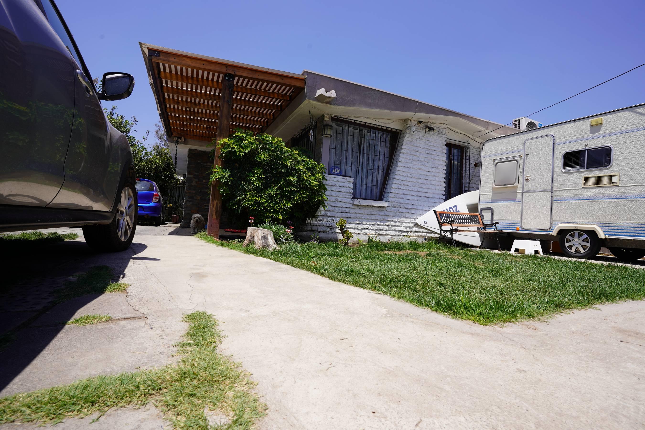 AMPLIO TERRENO LINDA CASA