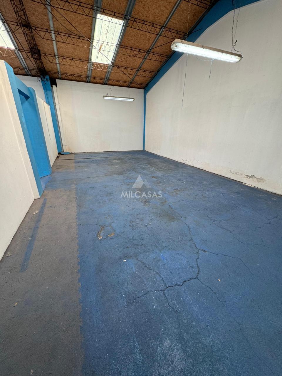 Amplio Galpón Con Excelente Conectividad Y Gran Potencial