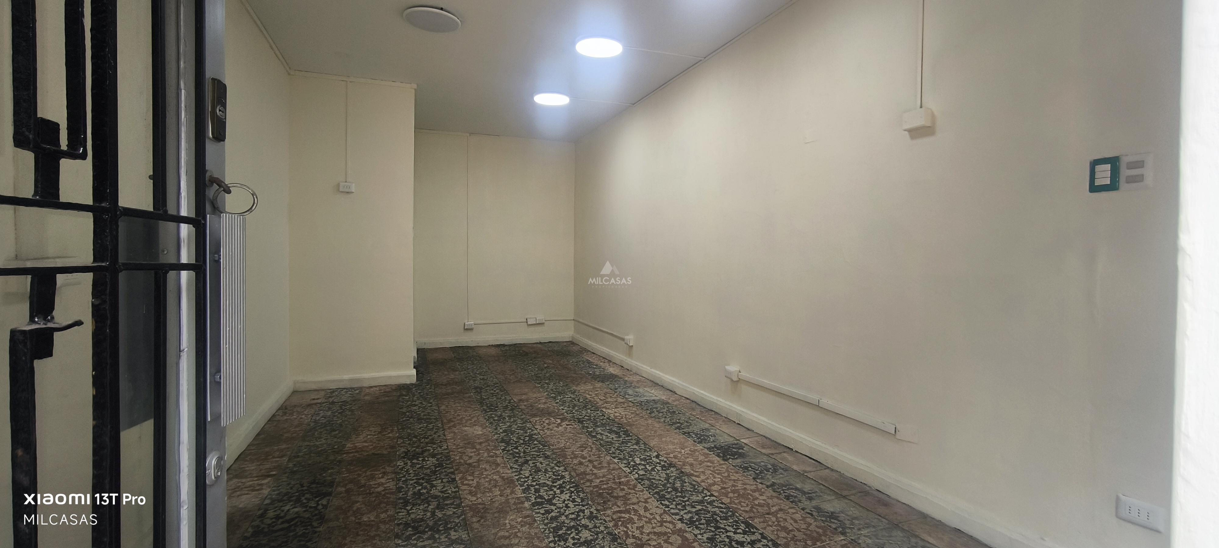 ¡gran Oportunidad! Local En Miguel Claro, Providencia